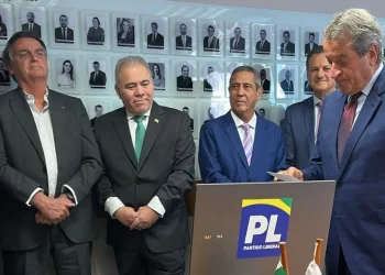 Ao lado de Bolsonaro, Marcelo Queiroga se filia ao PL e é lançado candidato à Prefeitura de João Pessoa