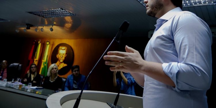 Bruno participa de audiência pública e antecipa aos vereadores as novidades sobre o novo sistema de transporte coletivo de Campina Grande