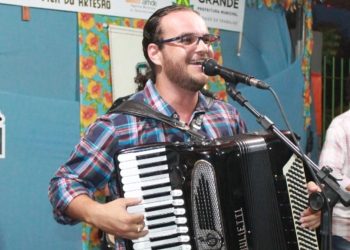 Vila do Artesão e Stúdio 93 apresentam Edgley Miguel nesta sexta-feira