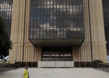 Atividade econômica tem alta de 0,56% em abril, informa BC