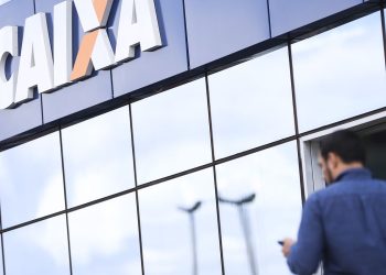 Caixa suspende cobrança de Pix para pessoa jurídica