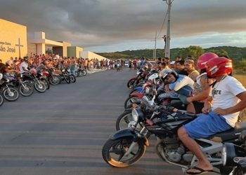 Em Picuí-PB corpos de mãe filho assassinados na última quinta-feira (22), são sepultados sob forte comoção