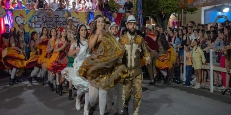 Cubati-PB deu inicio aos festejos do São João em praça pública nesta segunda (19)
