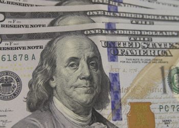 Dólar tem forte alta e encosta em R$ 4,85 com pessimismo externo