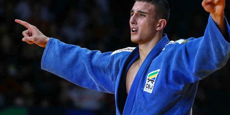 Judô: Guilherme Schimidt volta à boa fase com prata no Cazaquistão