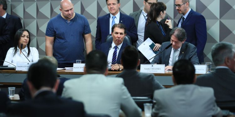 CPMI mantém deputado investigado por participar de atos golpistas