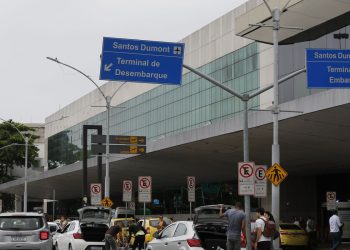 Eduardo Paes diz que governo federal vai limitar voos no Santos Dumont