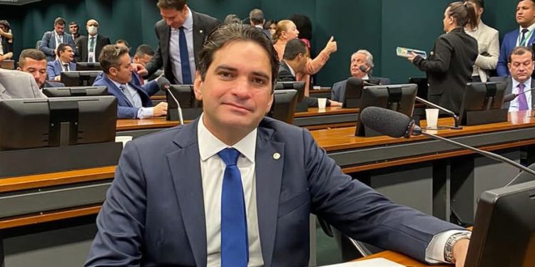 Murilo Galdino defende nome de Romero Rodrigues como candidato a governador em 2026 pelo Republicanos