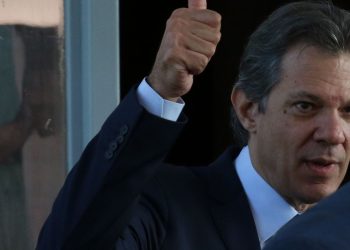 Reforma tributária será negociada após viagem de Lira, diz Haddad