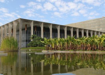 Na Europa, Brasil vai cobrar recursos para combate à pobreza