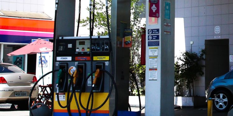 Petrobras reduz preços da gasolina em 5,3% e do GLP em 3,9%