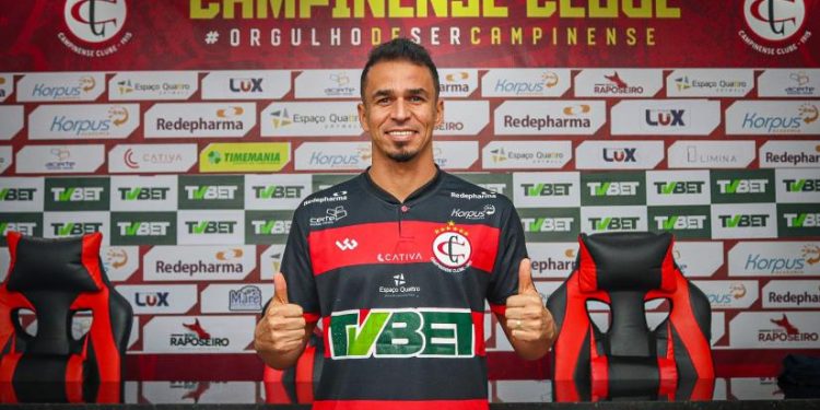Campinense acerta contratação do experiente volante Memo