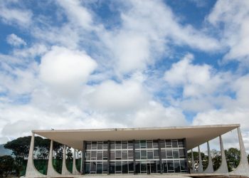 STF mantém validade de jornada 12×36 por meio de acordo individual