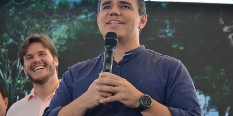 Secretário estrutura novo serviço no Saúde de Verdade e faz recesso de 15 dias para acompanhar filhos em férias escolares