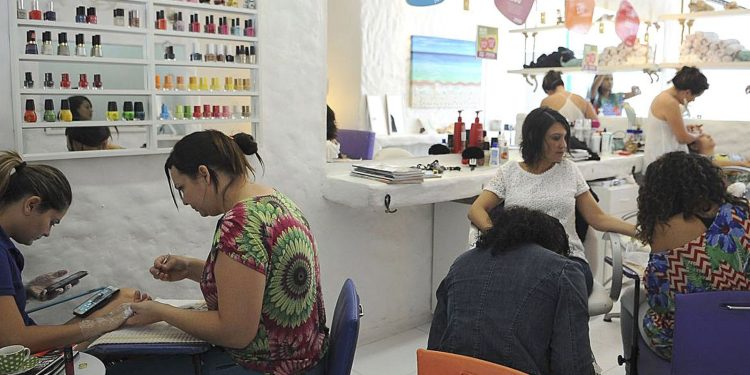 Setor de serviços cresce em maio 0,9%, revela o IBGE