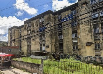 Número de mortos de prédio que desabou no Grande Recife sobe para 11
