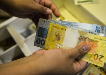 Caixa paga novo Bolsa Família a beneficiários com NIS de final 2