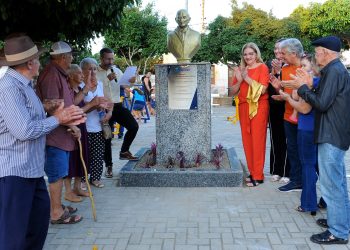 Prefeitura de Monteiro realiza cerimônia de disposição da placa em busto na Praça Joaquim Ferreira de Freitas