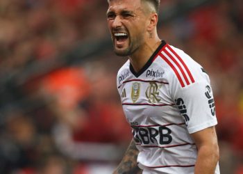 Copa do Brasil: Fla derrota Athletico por 2 a 0 e avança para quartas