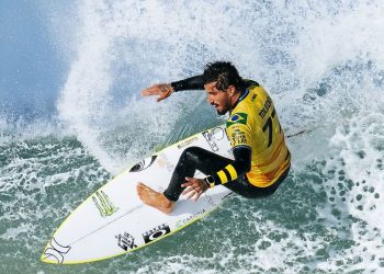Surfe: Filipinho é tricampeão na África do Sul e carimba vaga em Paris