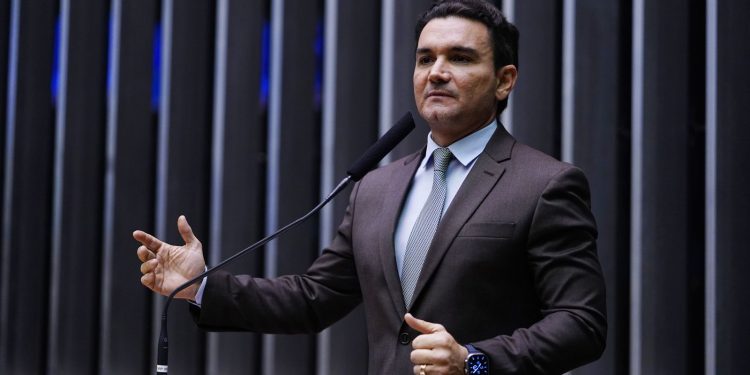 Nomeação de Celso Sabino é publicada no Diário Oficial da União