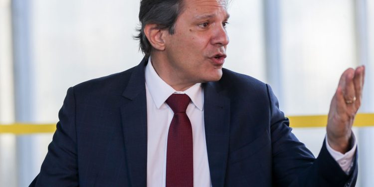 Câmara deve respeitar acordo firmado com OAB sobre Carf, diz Haddad
