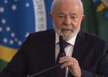 Lula fará infiltração no quadril em hospital de Brasília nesta quarta