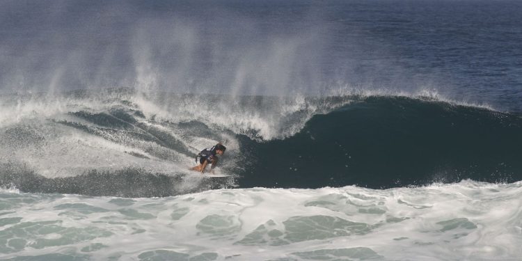 Yago Dora vence etapa de Saquarema do circuito mundial de surfe