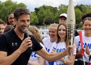 Igualdade, água e paz inspiram design de tocha olímpica de Paris 2024