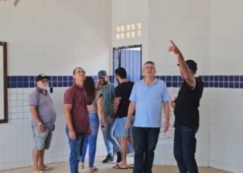 Coxixola: Dr. Romualdo visita escola estadual abandonada pelo governo