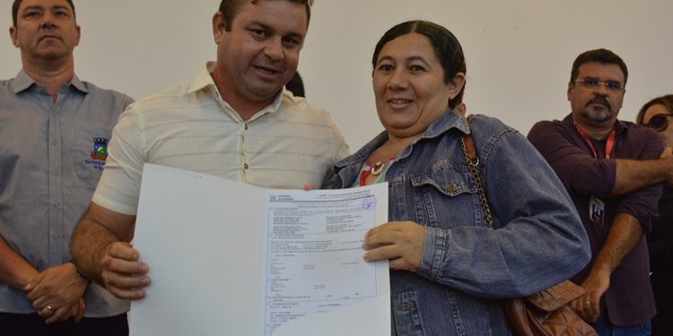 Vereadores prestigiam sorteio de lotes do Programa Parceiros da Habitação