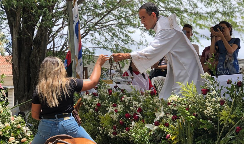 Em Monteiro: Paróquia Nossa Senhora das Dores realiza missa do Vaqueiro
