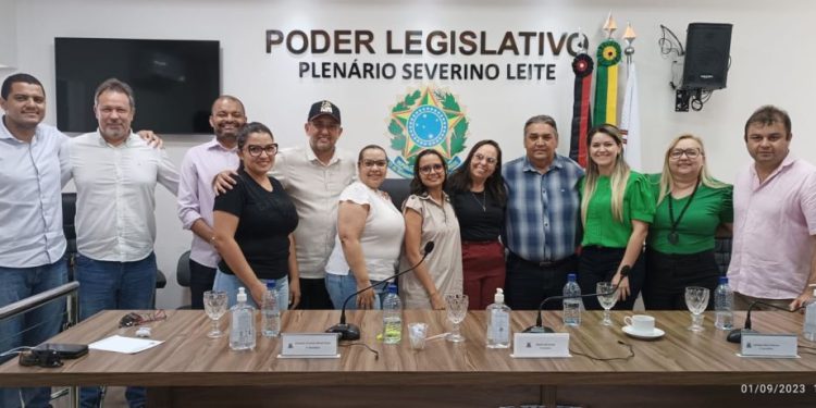Vereadores de Sumé recebem enfermeiros para reunião sobre piso da categoria