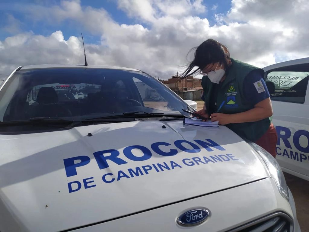 Gás de cozinha pode ser encontrado por R$ 89,00 e garrafão de água mineral por R$ 5,00, aponta Procon de Campina Grande