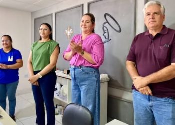 Em sua primeira agenda oficial prefeita Ana Paula visita Secretaria de Infraestrutura