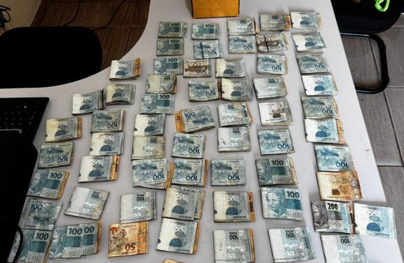 CERCO TOTAL: Operação policial apreende cerca de R$ 70 mil com suspeitos de tráfico em Alhandra