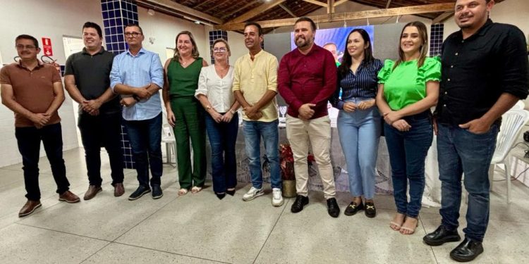 Prefeita Ana Paula participa de evento da Amcap e anuncia lançamento de concurso público até julho