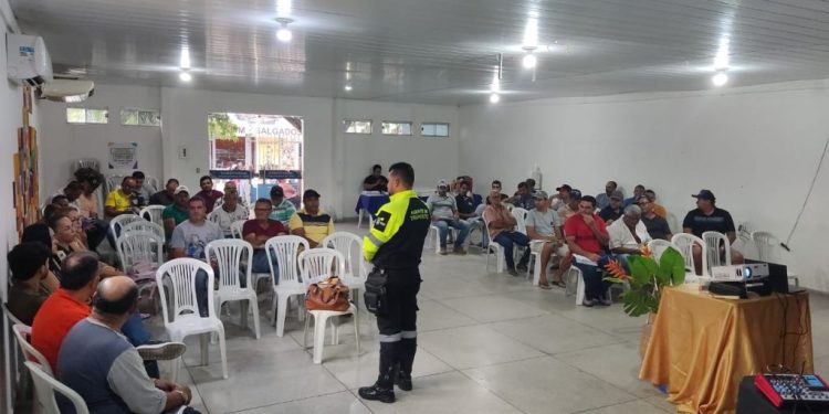 VOLTA ÀS AULAS: Monteiro realiza capacitação dos motoristas de transporte escolar