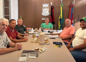 Prefeita Ana Paula recebe equipe da Secretaria de Esportes para avaliar calendário anual de atividades