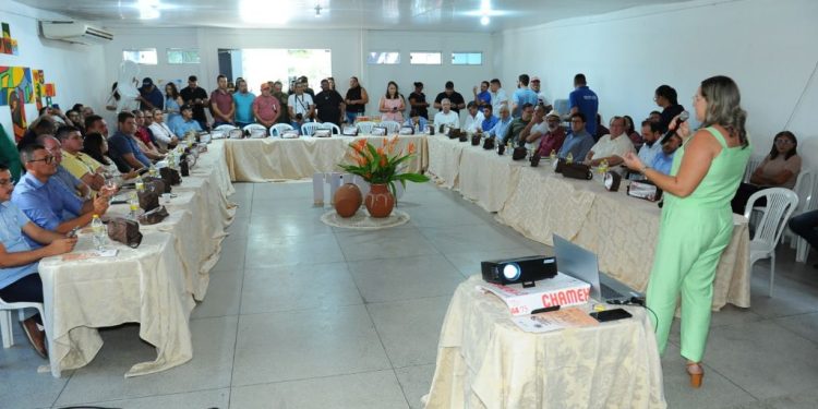Prefeita Ana Paula e comitiva participam de eventos do CISCO e do Novo Pacto Cariri em grande encontro realizado em Monteiro