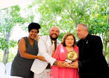 Câmara de Campina Grande concede Medalha de Honra ao Mérito Municipal a ex-vereadora Maria Lopes Barbosa