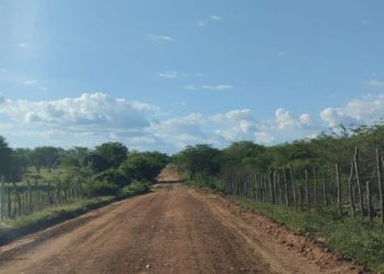 Secretaria de Agricultura e Meio Ambiente realiza recuperação de várias estradas na zona rural