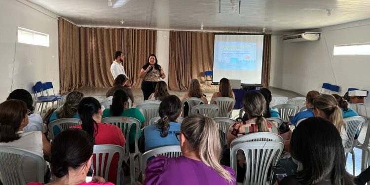Secretaria de Saúde de Monteiro realiza reunião com diretores da Educação e apresentam o Programa Saúde na Escola
