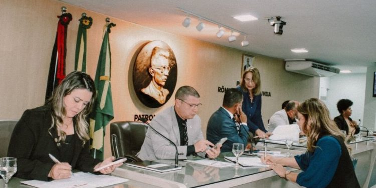 Vereadores aprovam abertura de crédito adicional para Secretaria de Assistência Social e Secretaria de Obras Vereadores aprovam abertura de crédito adicional para Secretaria de Assistência Social e Secretaria de Obras