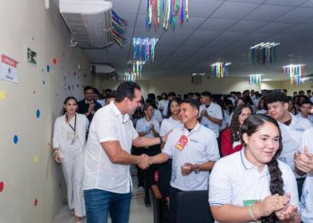 Vice-governador Lucas Ribeiro acompanha retorno às aulas e reforça investimentos na educação paraibana
