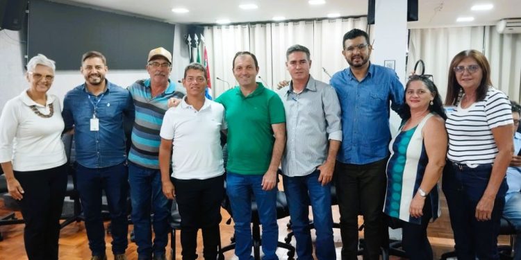 Prefeita Ana Paula recebe especialistas na cultura do algodão orgânico, e vai incentivar produção em Monteiro