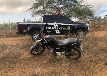 Polícia Civil prende assaltante, recupera duas motos roubadas e entrega veículos às vítimas