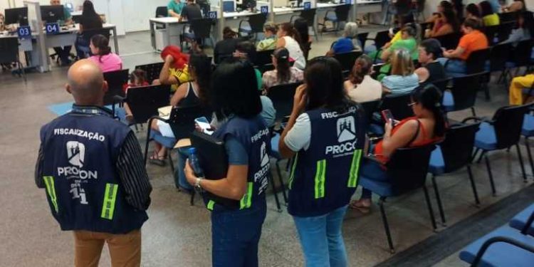 Agências bancárias são multadas em R$ 500 mil por descumprimento de Lei da Fila em Campina Grande