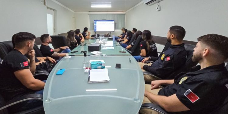 FOCO NA ‘RECUPERA’: Policiais civis participam de treinamento nas investigações que localizam celulares roubados