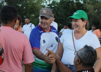Prefeita Ana Paula e comitiva prestigiam grande final da Copa Zé de Zeca no sítio Aroeiras
